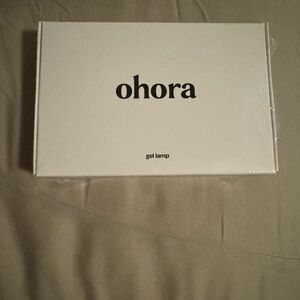 Ohora NWT Bundle- Gel Lamp and 2 sets of stick on nails.